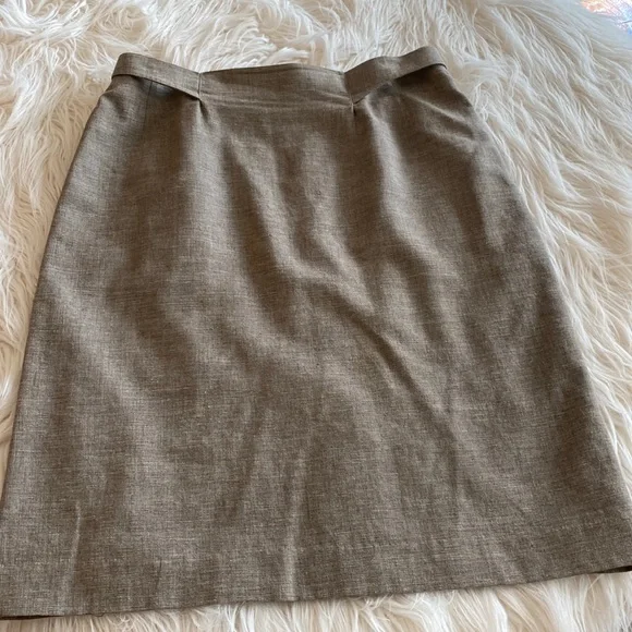 ARMANI Collezioni knee length skirt - Picture 2 of 9